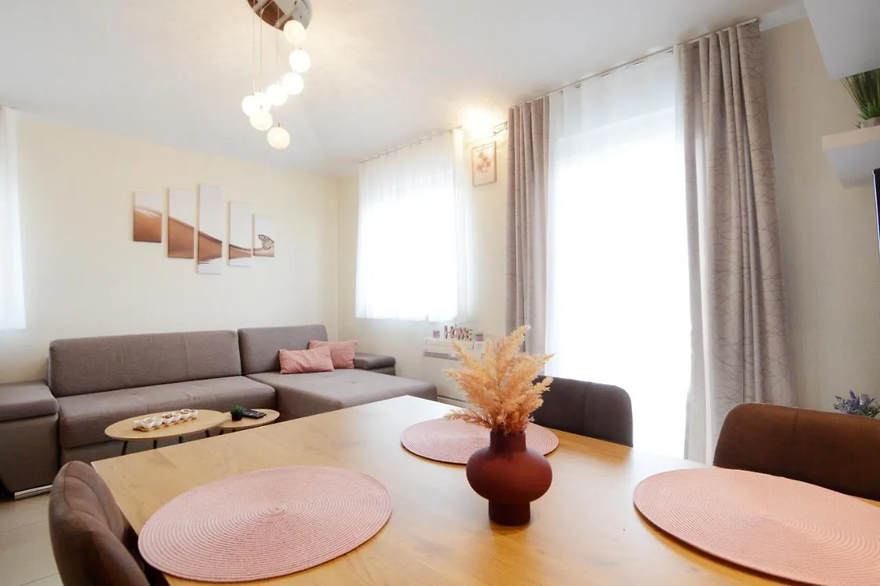 Beautiful Apartment Butterfly With Free Parking Pula 0*,  Croatia